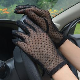 Five Fingers Gloves Summer Female Lace Mesh Lattice Breathable Elastic Sexy Black Semi-permeable Five-finger Socks Driving Sunscreen Autumn1