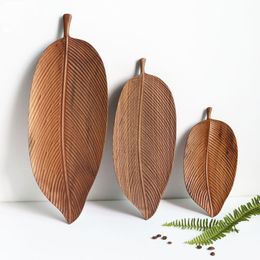 Walnut Rubber Wood Pan Plate Fruit Dishes Saucer Tea Tray Dessert Dinner Bread Leaf Pattern Wood Plate storage Trays 201217