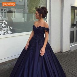 Gorgeous Dark Navy Ball Gown Evening Dresses Off Shoulder Appliques Beaded Satin Formal Dress 2020 Engagement Evening Party Gown LJ201123