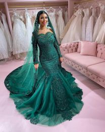 2021 New Hunter Green Mermaid Wedding Dresses Off Shoulder Long Sleeves Lace Appliques Crystal Beads Bling Court Train Formal Bridal Gowns