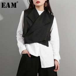 [EAM] New Spring Summer Lapel Sleeveless Black Button Cross Bandage Ribbon Stitch Vest Women Fashion Tide All-match WD81 201214