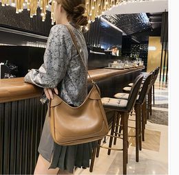 PU hot style womens shoulder underarm bag female fashion large-capacity all-match messenger bag