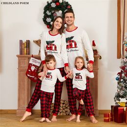 2020 Family Christmas Pyjamas Family Matching Outfits Pyjamas Sets Women Men Baby Kids Family Matching Clothes Sleepwear Clothes LJ201111