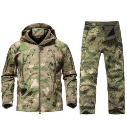Outdoor Tactical Military Jacket Men TAD Softshell Fleece Camouflage Waterproof Jacket + Pants Camping Hiking Hunting Sport Suit 201114