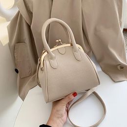 Women's bag 2021 new fashion Korean style cross body fashion handbag popular shell bag