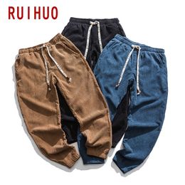 Ruihuo New Corduroy Harem Calças Homens Calças Casuais Calças Calças Homens Sweatpants Hip Hop Streetwear Masculino Plus Size M-5XL 201217