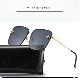 2020 Square Bee Sunglasses Women Brand Designer Metal Frame Oversized Sun Glasses Fashion Men Gradient Shades Oculos UV4001