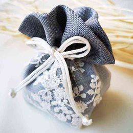 10pcs linen candy Bag Gift Favor Bags with lace rustic wedding decor vintage wedding accessories kids birthday party supplies H1231