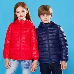 90% Duck Down Winter Down Kurtka Chłopiec Dziewczyna Dziecko Kid Light Płaszcz Z Kapturem Cienkie Ciepłe Big Boys Odzieży Outerwears 2 4 6 8 10 12 14 16 lat LJ201017