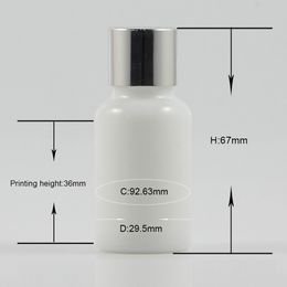 China Supplier Glass 15 ml essential oil bottle with silver lids, 15ml dispenser glass