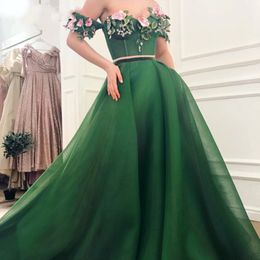 Off the Shoulder Prom Dresses 2020 Sweetheart Handmade Flowers A-Line Emerald Green ruched Evening Dress Dubai Arabic Party Gowns