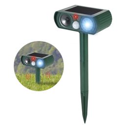 Solar Powered Ultrasonic Pest Repeller Motion Outdoor Animal Repellent for Repelling Animals Cats Dogs Birds with Flashing Light Y200106