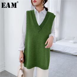 [EAM] Green Yellow Big Size Knitting Sweater Loose Fit V-Neck Sleeveless Women Pullovers New Fashion Autumn Winter 1Y211 201030