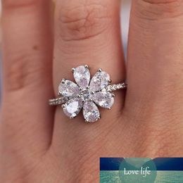 Fashion Elegant White Crystal Flower Women Ring Jewelry Accessories Zircon Engagement Ring