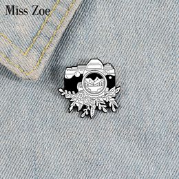 Camera enamel pins Outdoors Adventure Photos badges Funny brooches Lapel pin Clothes bag Cartoon Jewelry gifts for friends