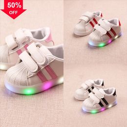 kids light up shoes canada