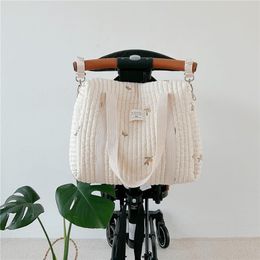 Korea Style born Baby Care Diaper Bag Mummy Shoulder Embroidery Quilted Stroller Storage Organiser Large Handbags 220225