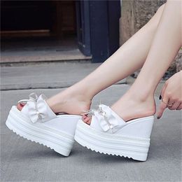 Slippers female 2020 new summer fashion bow wild waterproof platform slope with a word sandal Y1120