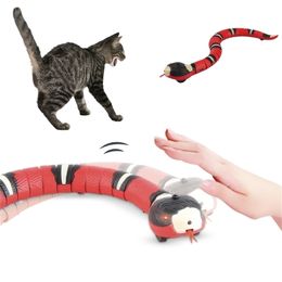 Smart Sensing Interactive Cat Toys Automatic Eletronic Snake Teasering Play USB Rechargeable Kitten for s Dogs Pet 220223