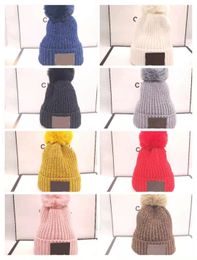 Beanie New Winter Caps Cappelli Donna Bonnet Addensare Berretti con vera pelliccia di procione Pompons Pompon caldi Girl Caps Pompon Beanie Peluche Cappello spesso