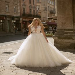 New Arrival Boho A Line Wedding Dresses Sleeveless Appliqued Lace Bridal Gowns Ruched Tulle Cheap Gorgeous Custom Made Robes De Mariée