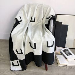 Designer Letter Blankets Home Cashmere Blanket Women Luxury Winter Beach Bathing Towel Bath Cotton Living Room Blanket 2202105D