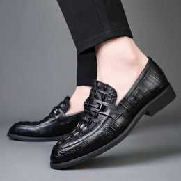 2022 Crocodile Pattern Loafers Men Genuine Leather Shoes Casual Black Low Heels Mens Luxury Moccasins High-end Men Dress Shoes