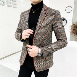British Style Plaid Blazer for Men Suit Jacket Casual Woolen Wedding Dress Coat Single Business Male Button Veste Costume Homme 220310