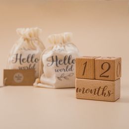 /set Handmade Baby Milestone Cards Square Engraved Wood Infants Bathing Gift Newborn Photography Calendar Photo Accessories LJ201105