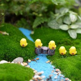 Mini Resin Yellow Chicken Handicraft Decor Aaccessories Moss Terrarium Creative Plant Gift Micro Landscape Ornaments DIY Fairy Garden DH8586