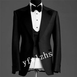 Handsome One Button Groomsmen Peak Lapel Groom Tuxedos Men Suits Wedding/Prom/Dinner Best Man Blazer(Jacket+Pants+Tie+Vest) W766