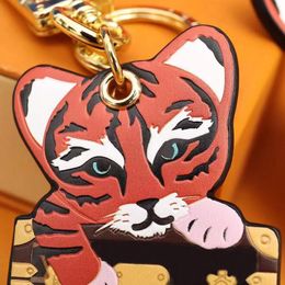 Fashion V Letter Keychain Luxury Designer Brand Key Chain Men Car Keyring Women Buckle Keychains Genuine Leather Tiger Pendant216k