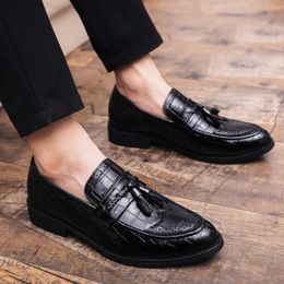 Men Dress Shoes Loafers Leather Men Driving Flats Shoes moccasins slip on British style leather tassel shoes men