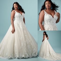 Ivory Plus Size Lace Wedding Dresses V Neck A Line Sequined Bridal Gowns Covered Buttons Back Sweep Train Tulle robe de mariée