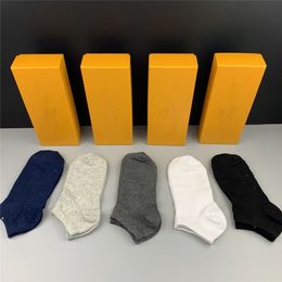 2022 white socks fashion 2021 Designer Mens Womens Socks Cinco Marca Luxe Esportes Inverno Malha carta impresso homem de algodão femal com caixa para presente