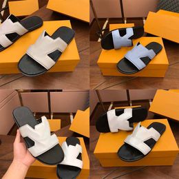 Designer Ladies Slippers Fashion High Quality Mens Sandals Non-slip Waterproof Classic Spring and Autumn Rubber Material 38-45