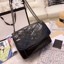 Hochwertige Damen-Designer-Umhängetasche aus schwarzem Metall mit Kettentaschen, Handtasche aus reinem College-Leder