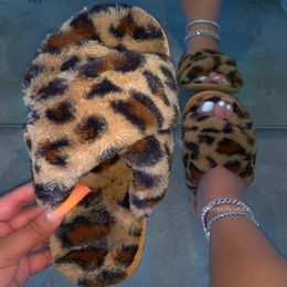Fashion Fur Slippers Female Winter Slippers Women Warm Indoor Slippers Soft Wool Lady Home Shoes plus size Y1125