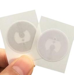 25mm Social Media NFC Tag NFC 213 Chip Sticker Blank rfid chip Label With self-adhesive 13.56Mhz Tag for Sharing Contact Profiles URL Links
