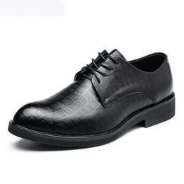 2020 New Men Dress Business Shoes Genuine Leather Men Office Casual Shoes Comfortable Soft Leather Lightweight Men's Shoes