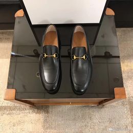 C8 3 colori in stile europeo Gentleman Monk Cinghiale Scarpe formali con punta di piedi Abbigliamento di mocassini Scarpe per la fibbia per feste maschili Shoe 33