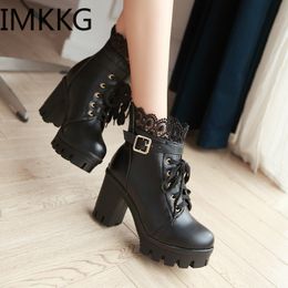 Heißer Verkauf frauen Motorrad Stiefel Leder Winter Martin Boot Stilvolle Dame Spitze Knöchel Schuhe High Heel Plattformen Sexy Botas schnalle