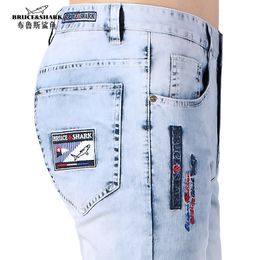 Summer Thin Stretch Loose Men Jeans Embroidery Design Straight Casual Fashion Denim Jeans men Soften Cotton 201117