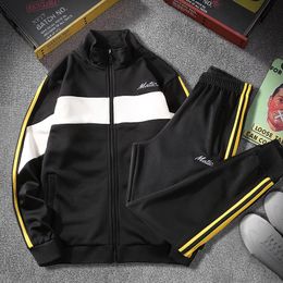 Mens Streetwear Tracksuit Set Brand New Sweat Suit Men Printed Hoodie Sweatpants Hip Hop Set Male Fashion Joggers Sets 201110