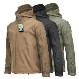 Outdoor Windproof Waterproof Thermal Softshell Jackets Men,Tactical Mountain Outerwear,Hiking Camping Trekking Military Jackets 201114