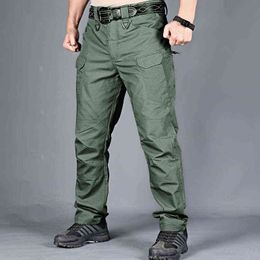 Тактические грузовые штаны мужчины военные водонепроницаемые сумасшедшие боевые брюки дышащие армейские брюки мужские многократные карманные трудоустройства G220224