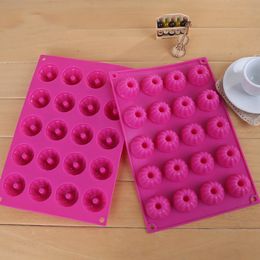 1pc 20 Cavity Silicone Chocolate Mould 3D Mini Chiffon Pudding Fondant Cake Mould DIY Baking Pastry Tools K613 T200703