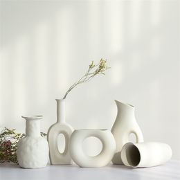 Small White Ceramic Vase for Dry Flower Home Decoration Ornaments Home Vase Home Accessories Table Decoration Living Room LJ201209