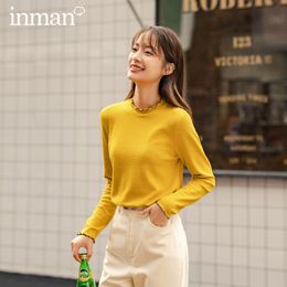 INMAN Autumn Winter New Arrival Lady Wavy Cuffs Neckline Stretch Cotton Long-sleeved Bottoming T-shirt 201125