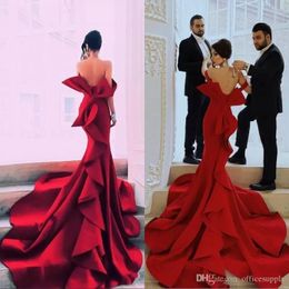Röd sjöjungfru Porträtt Fabulous Prom Klänningar Sexig Av Skulder Big Bow Backless Celebrity Party Gowns Dubai Satin Chapel Train Evening Gowns CG001